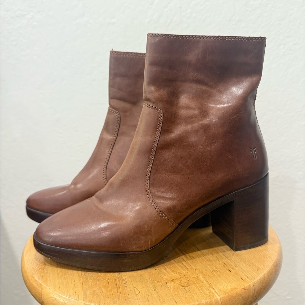 Frye Joan Campus Boot in size 8 Brown Leather - Picture 7 of 9